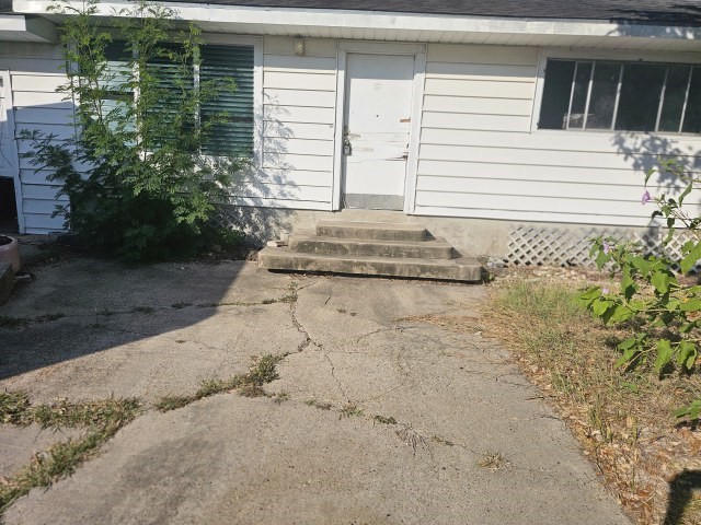 301 Chenoweth Dr Property Photo 3