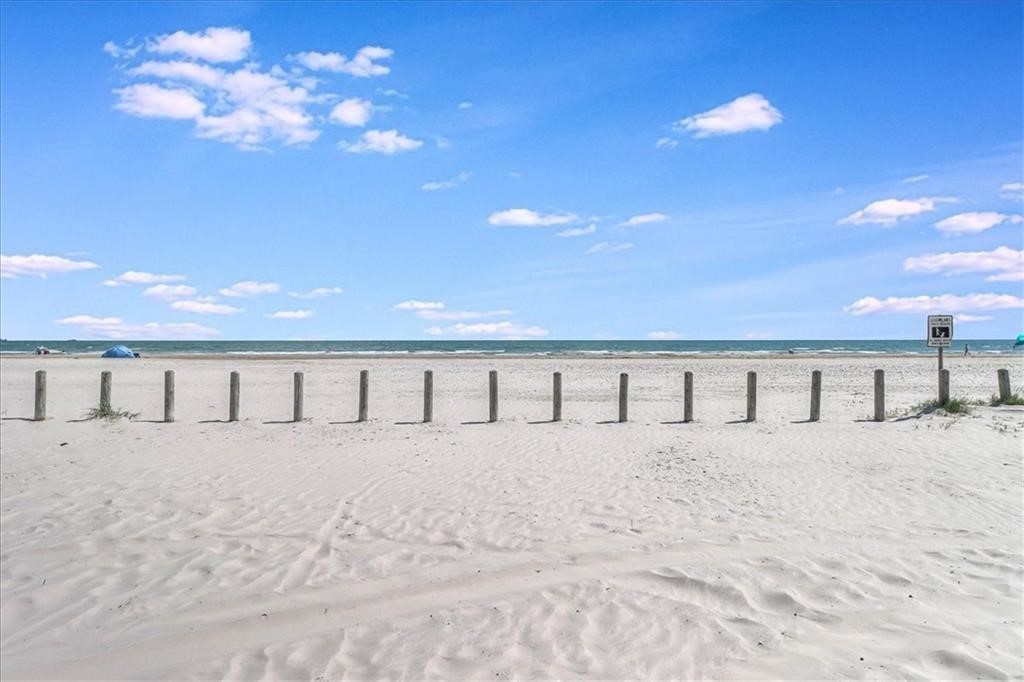 800 Sandcastle Dr 106 Property Photo 6