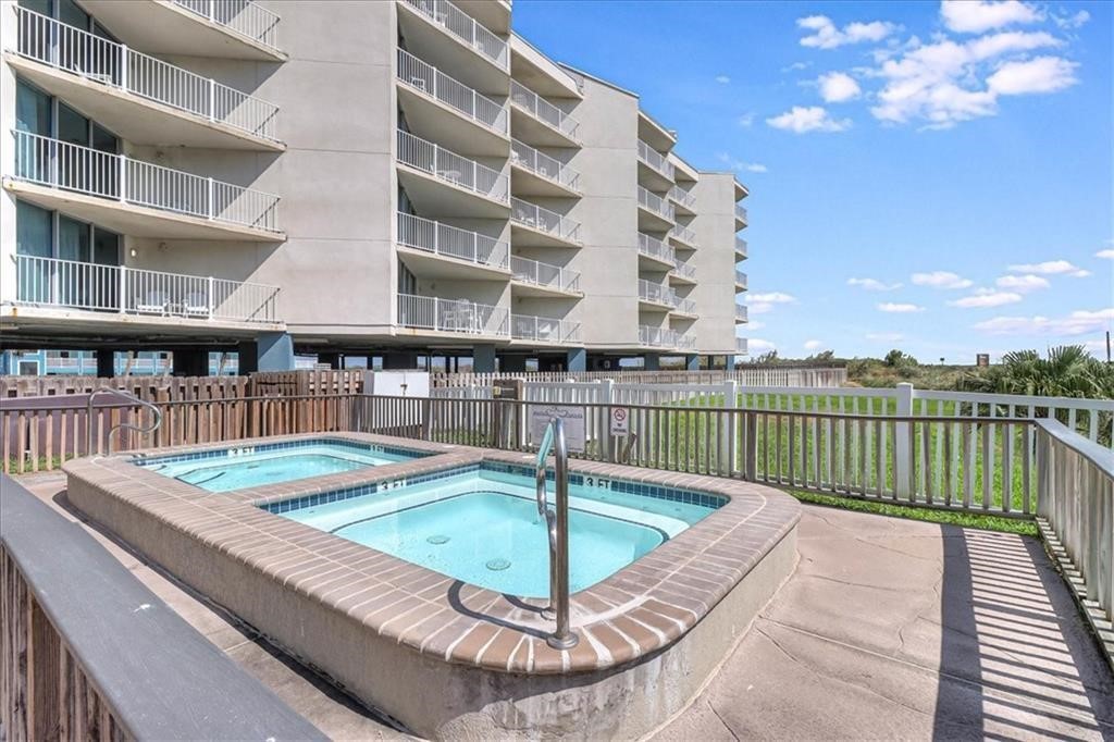 800 Sandcastle Dr 106 Property Photo 29