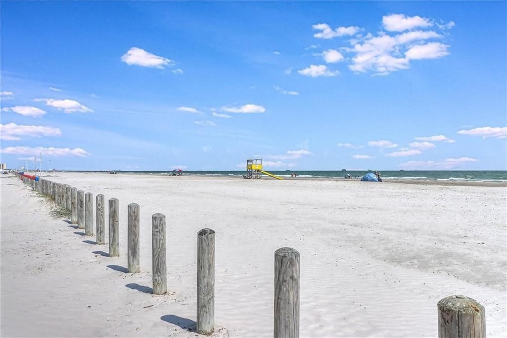 800 Sandcastle Dr 106 Property Photo 33