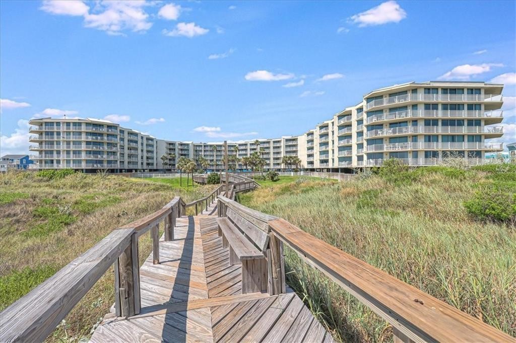 800 Sandcastle Dr 106 Property Photo 34