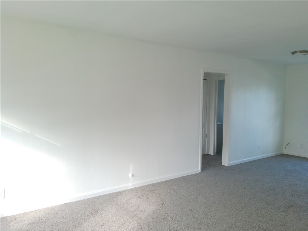 638 Glazebrook St 3 Property Photo 2