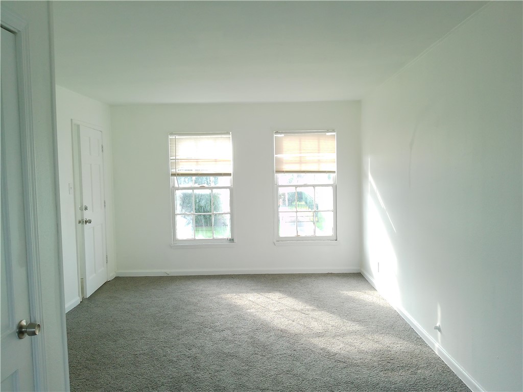 638 Glazebrook St 3 Property Photo 4