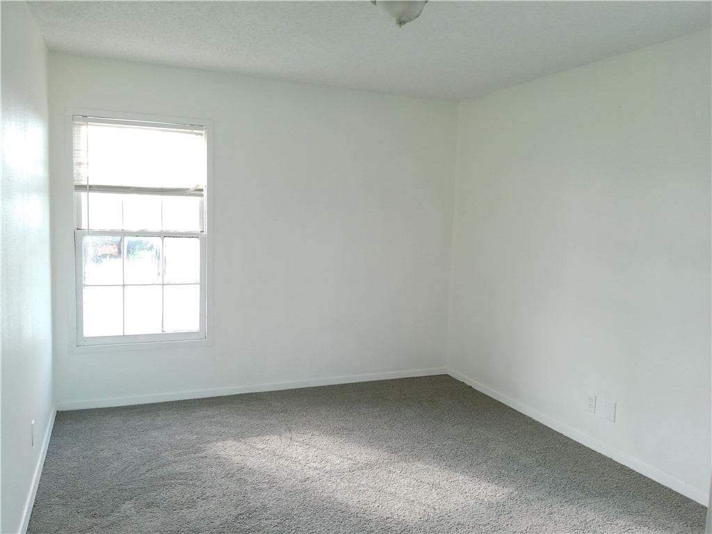 638 Glazebrook St 3 Property Photo 8