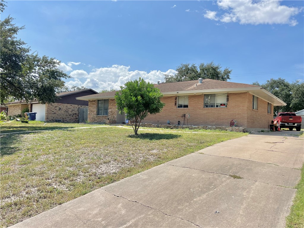 4227 Western Dr Property Photo 3