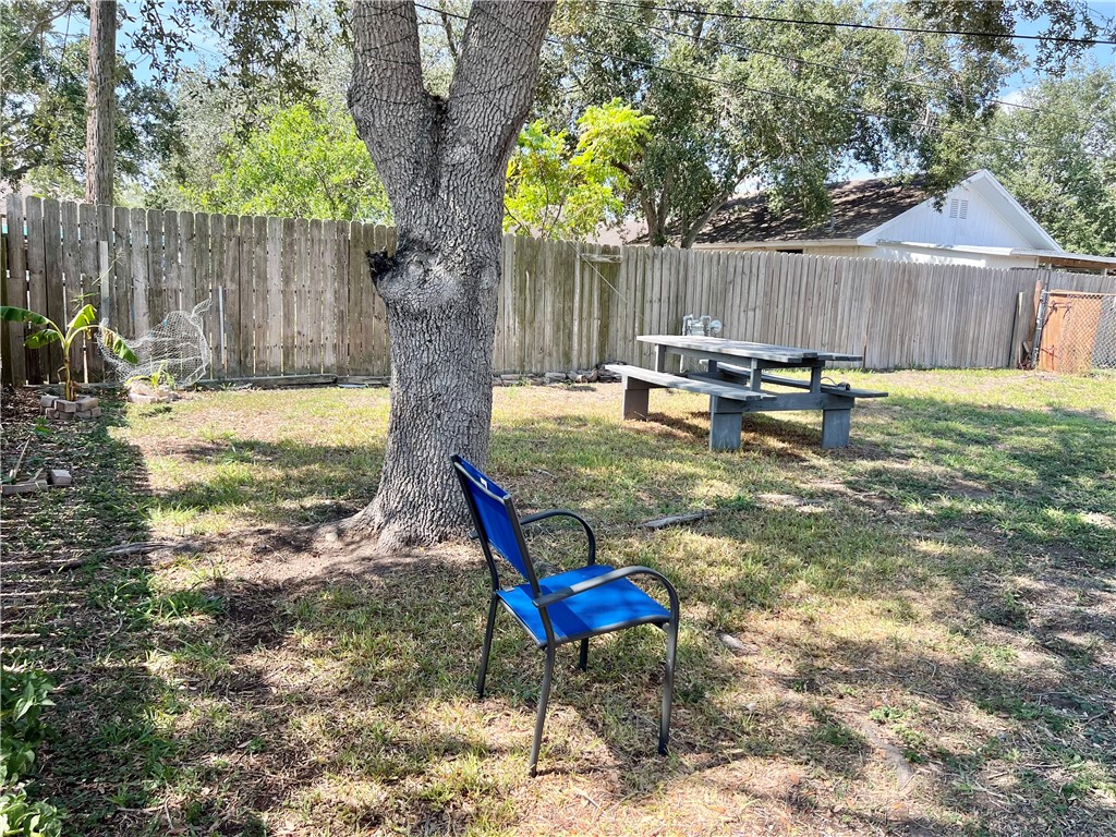 4227 Western Dr Property Photo 17