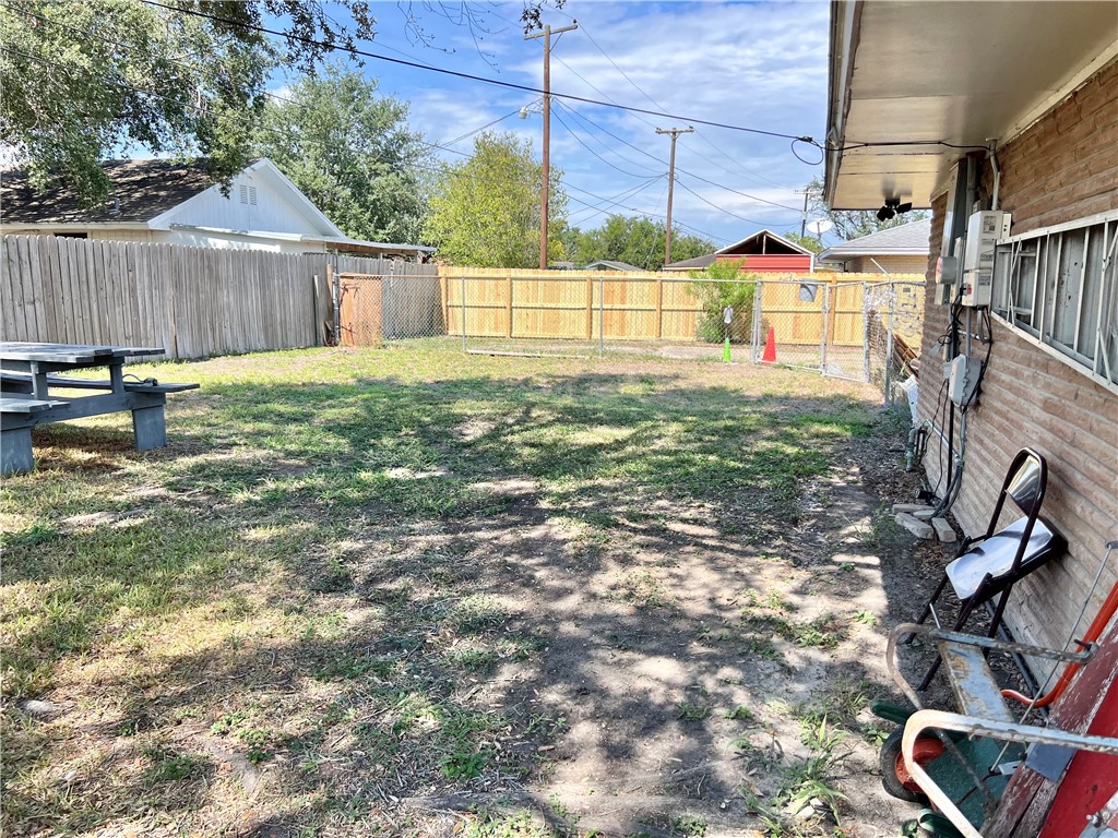 4227 Western Dr Property Photo 18