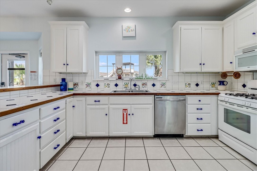 684 Anchor Dr Property Photo 13