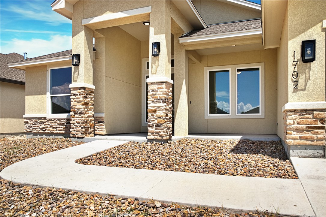 1702 Elm View Dr Property Photo 3