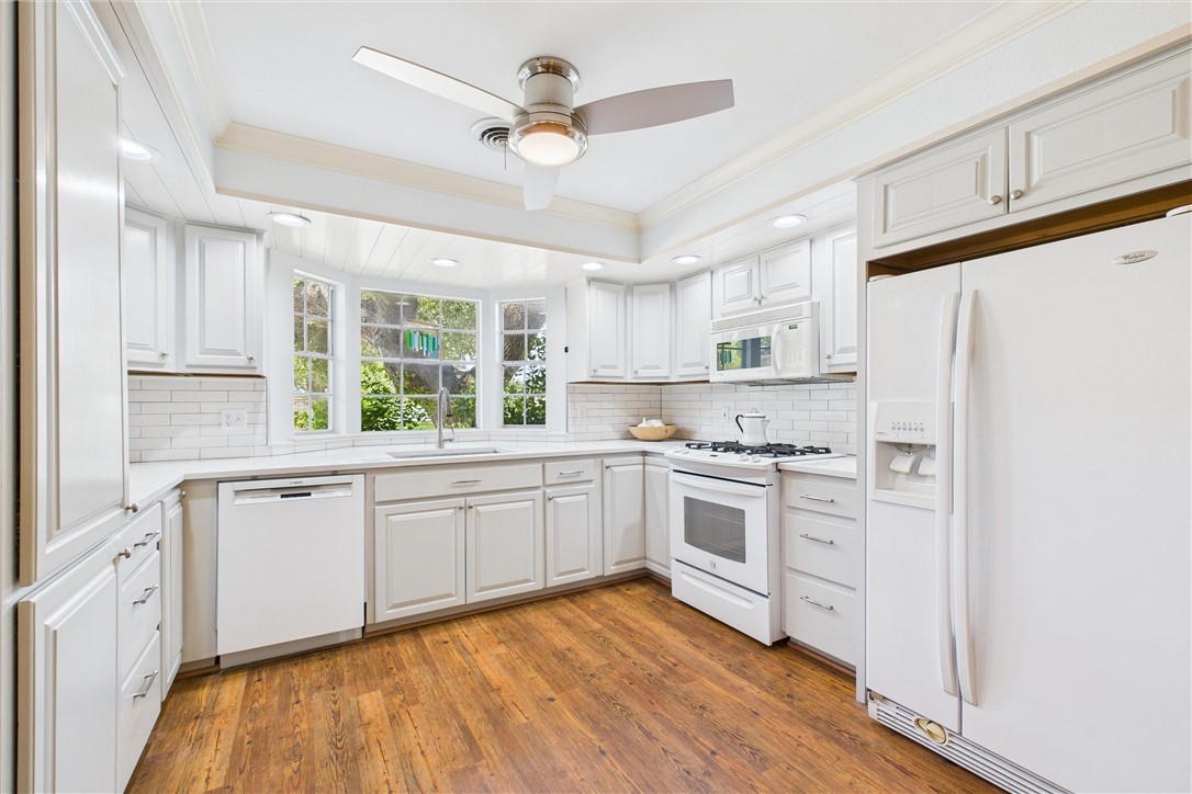 718 N Live Oak St Property Photo 3