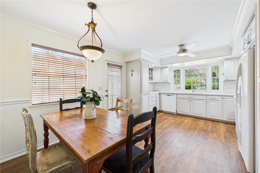 718 N Live Oak St Property Photo 4