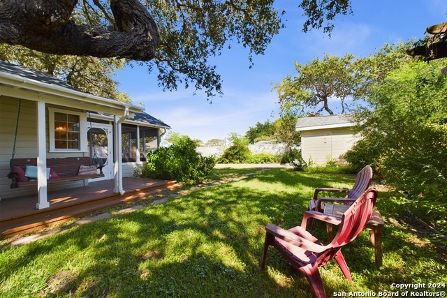 718 N Live Oak St Property Photo 18