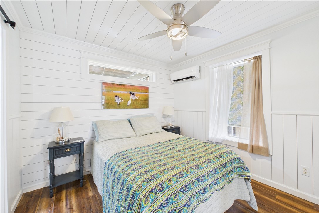 718 N Live Oak St Property Photo 25