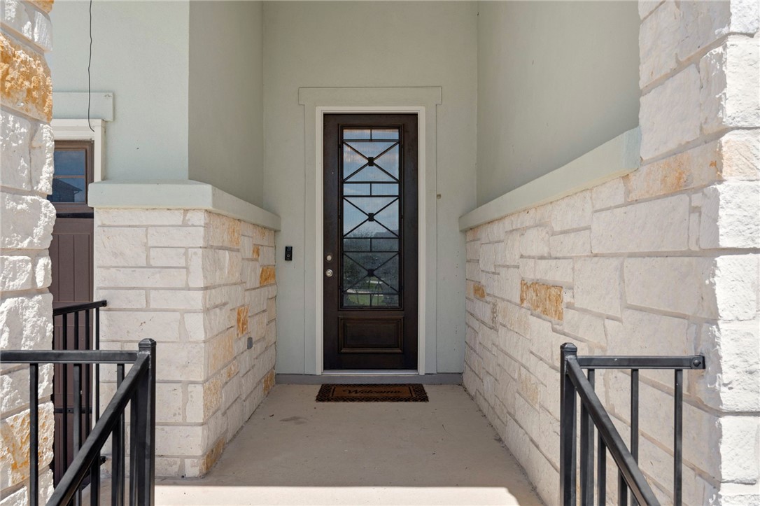 6533 Crockett Property Photo 3