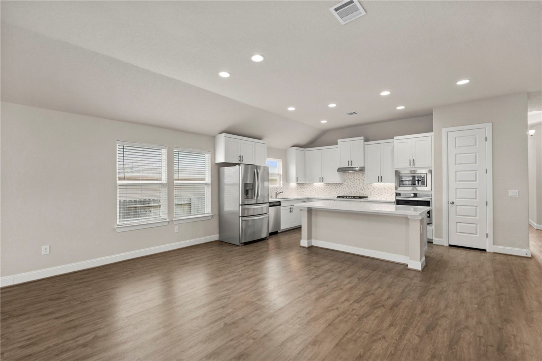 6533 Crockett Property Photo 9