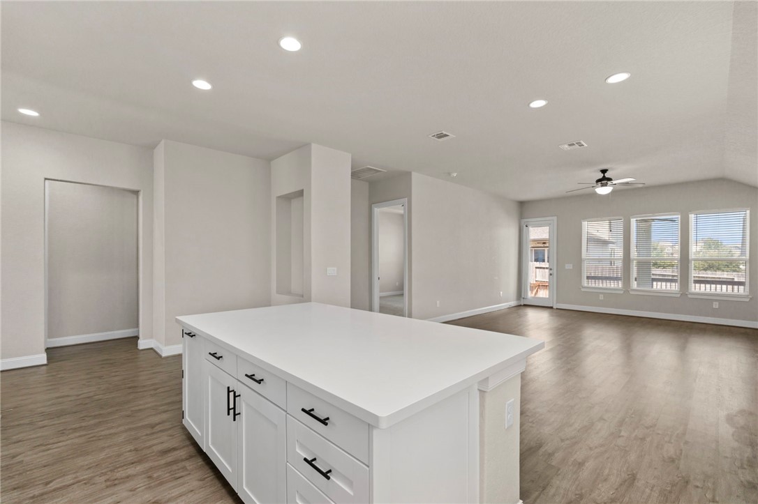 6533 Crockett Property Photo 11