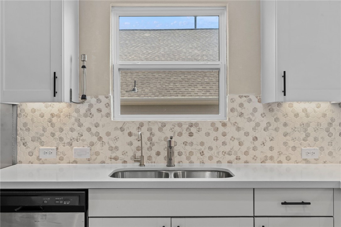 6533 Crockett Property Photo 17