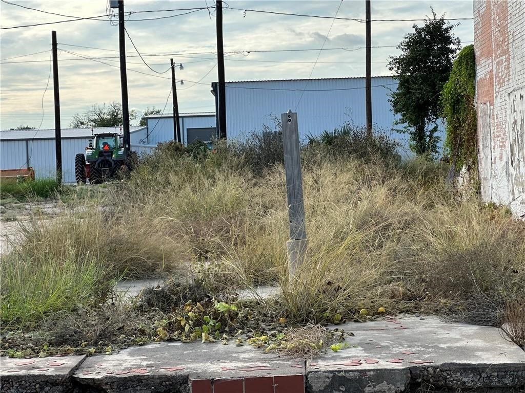 00 Green Ave Property Photo 1