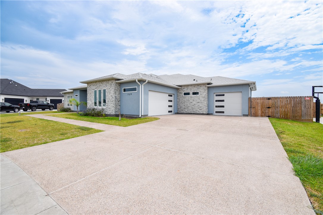729 Battle Creek Dr Property Photo 2