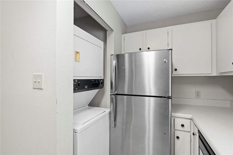 209 Forest 211 Property Photo 5