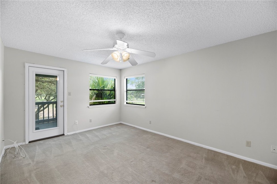 209 Forest 211 Property Photo 6