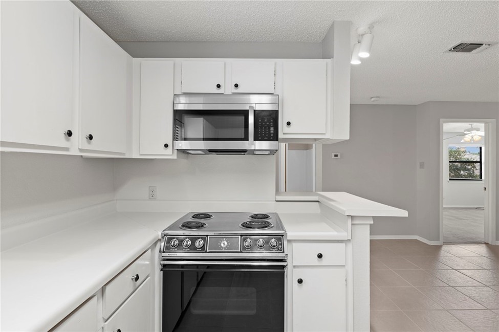 209 Forest 211 Property Photo 7