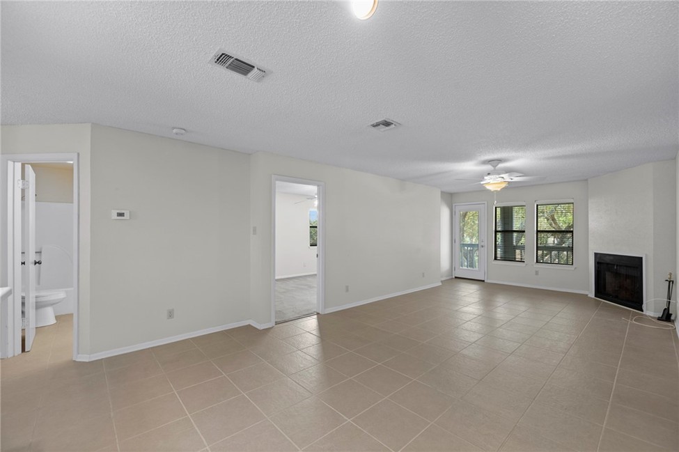 209 Forest 211 Property Photo 8