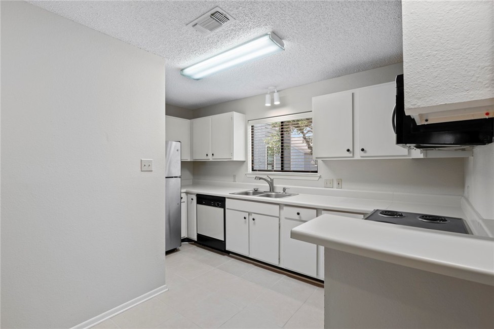 209 Forest 211 Property Photo 10