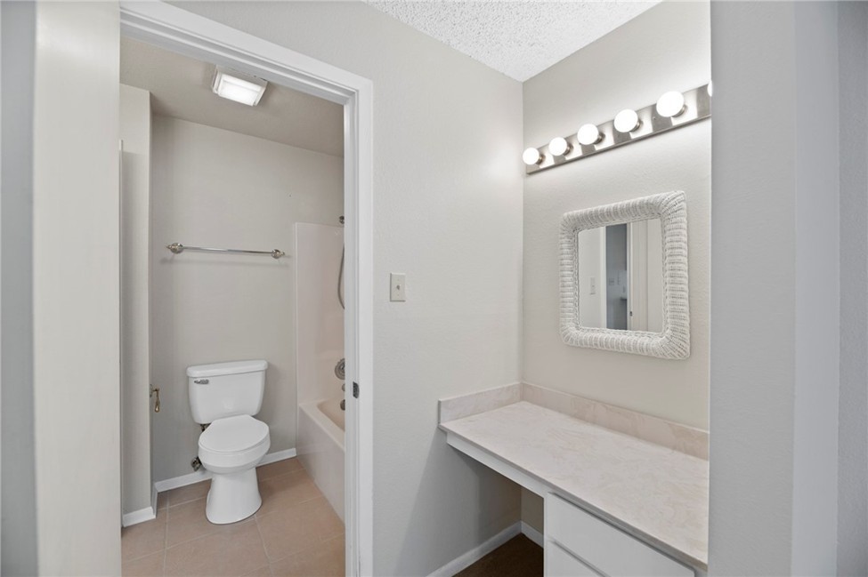 209 Forest 211 Property Photo 11