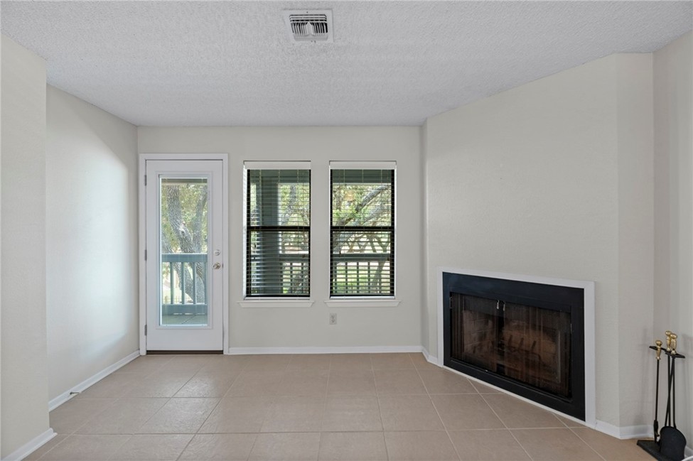 209 Forest 211 Property Photo 12