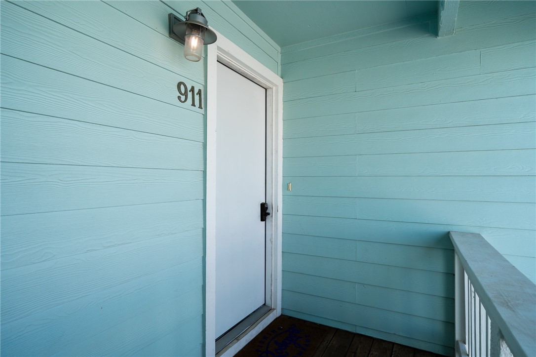 911 Sandollar St Property Photo 3