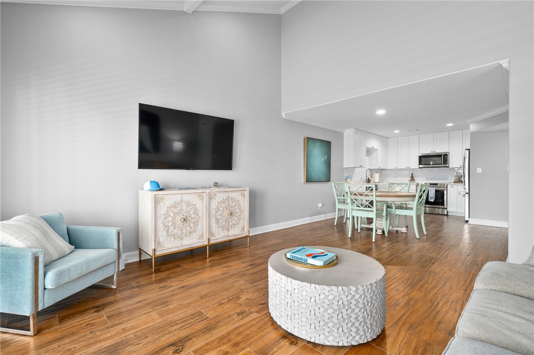 911 Sandollar St Property Photo 5