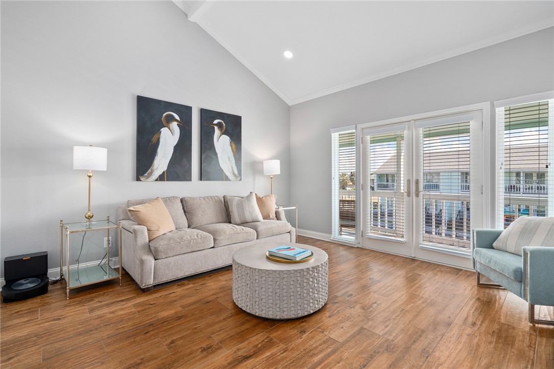 911 Sandollar St Property Photo 6