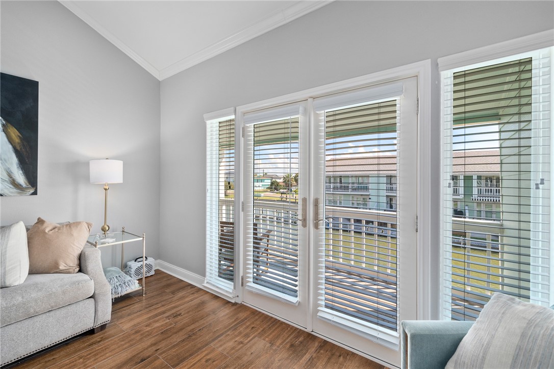 911 Sandollar St Property Photo 7