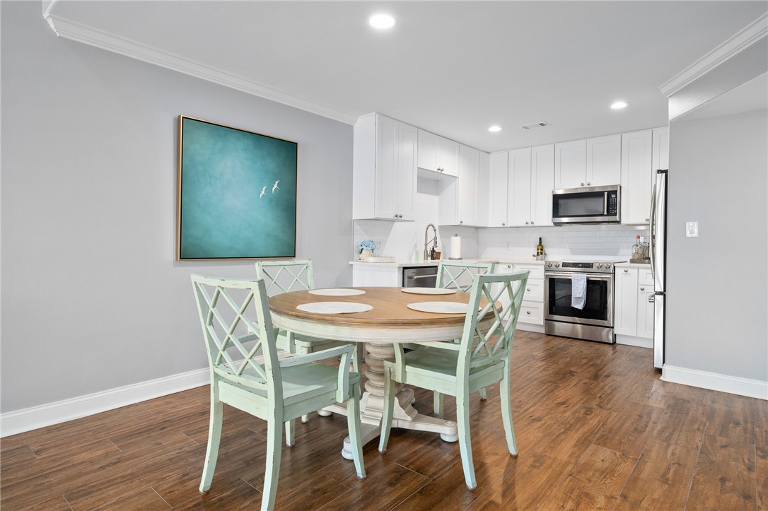 911 Sandollar St Property Photo 10