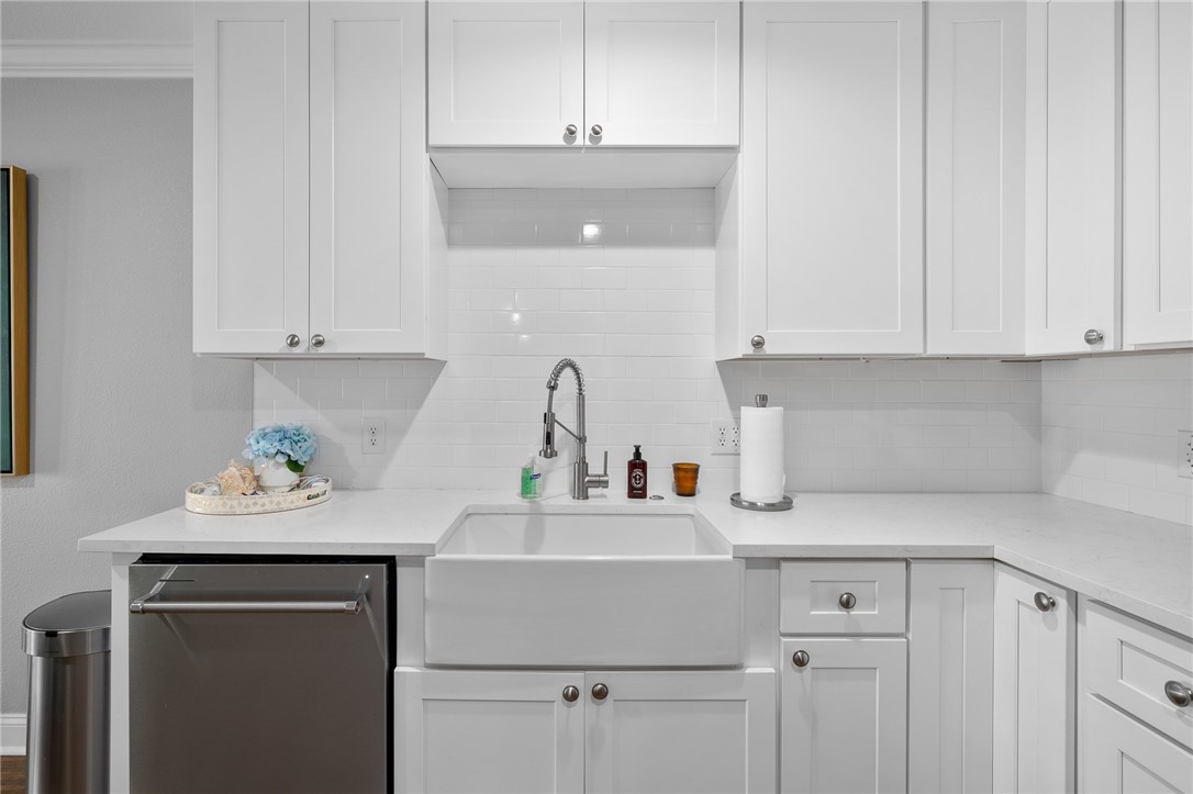 911 Sandollar St Property Photo 13