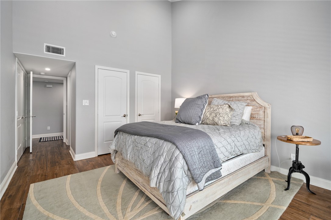 911 Sandollar St Property Photo 16