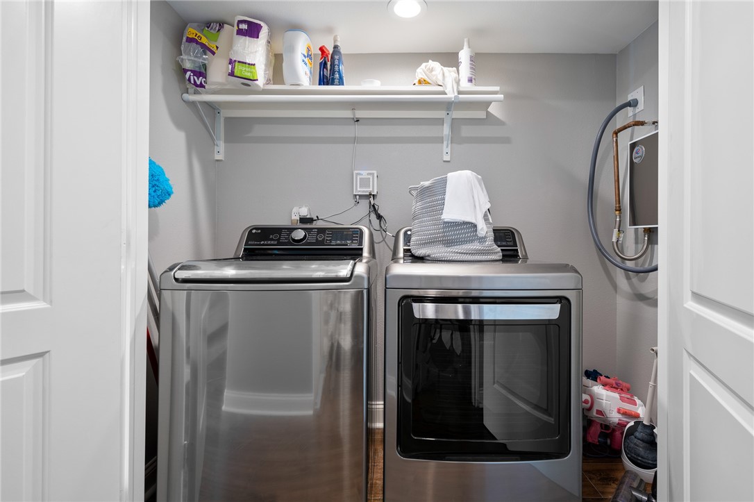 911 Sandollar St Property Photo 17