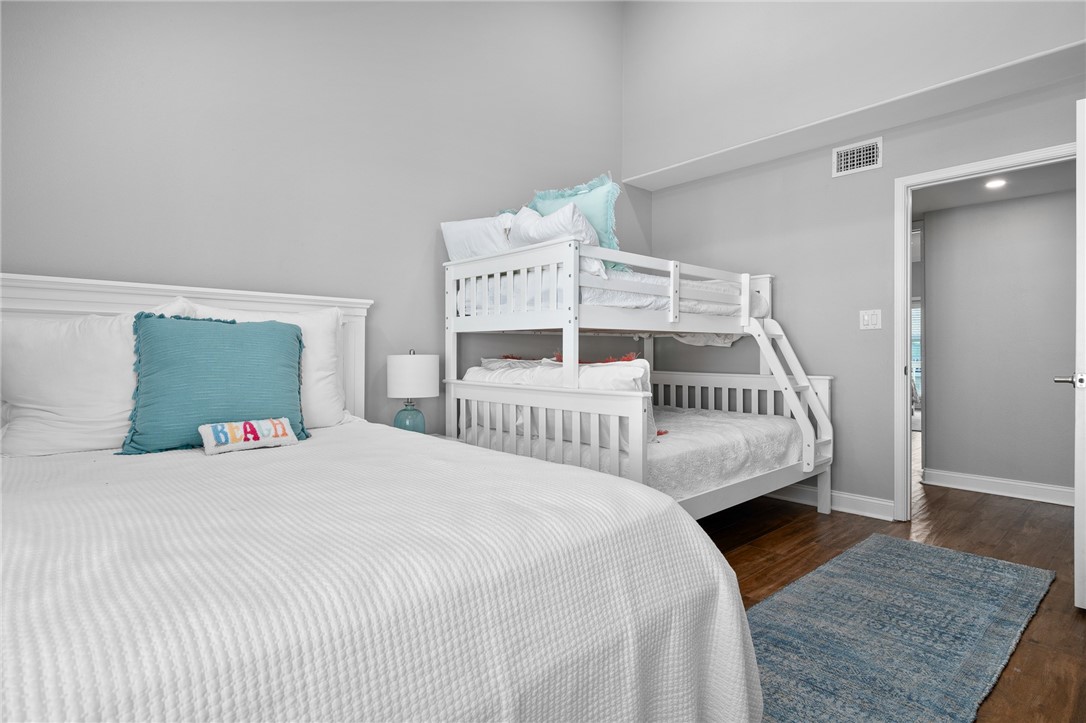 911 Sandollar St Property Photo 21