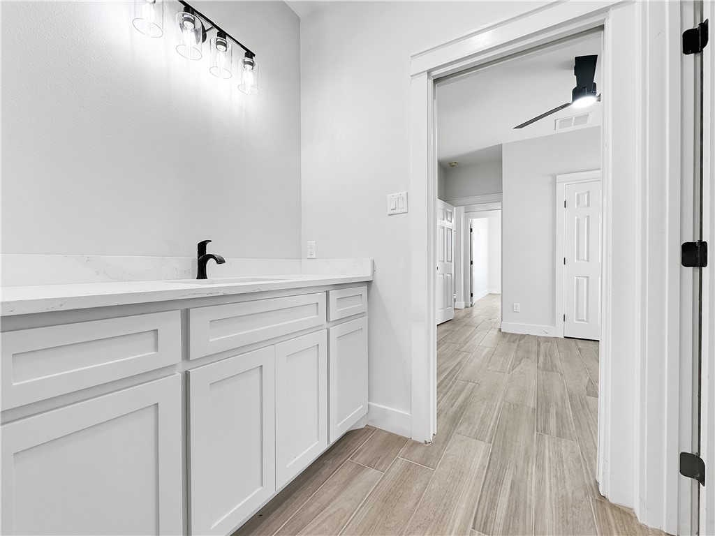 6222 Sadie St Property Photo 17