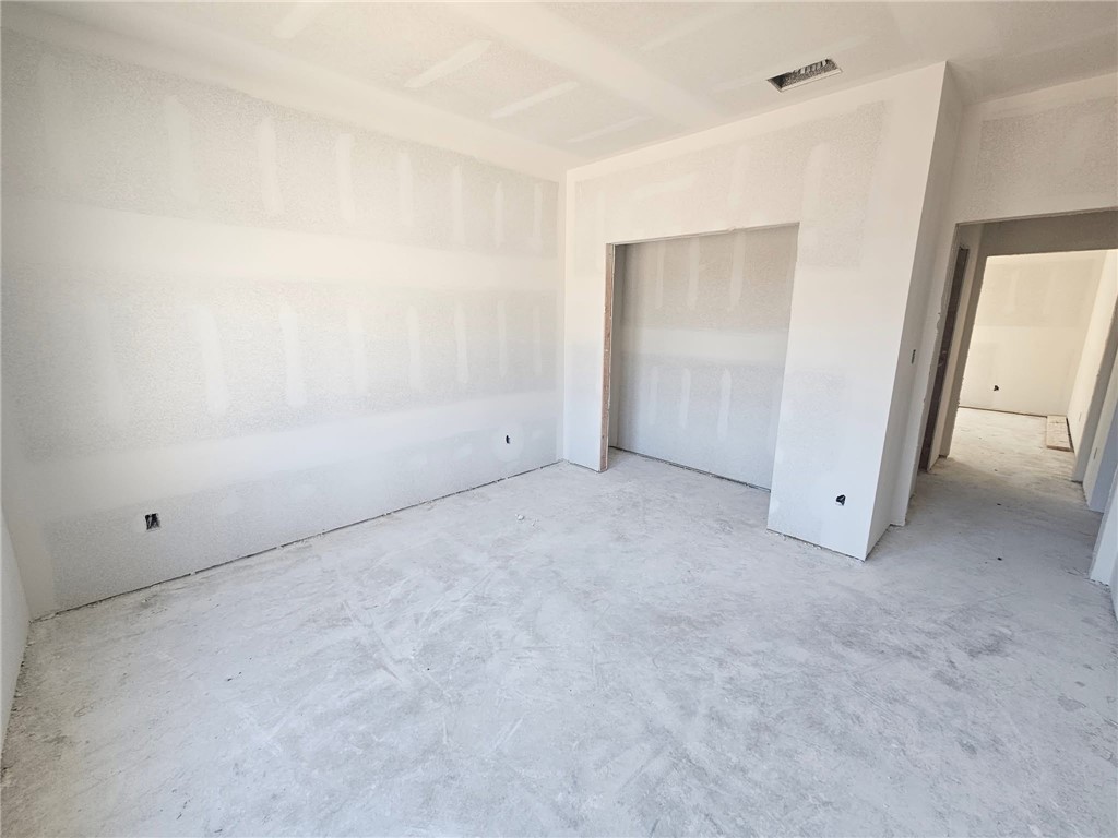 6205 Sadie St Property Photo 6