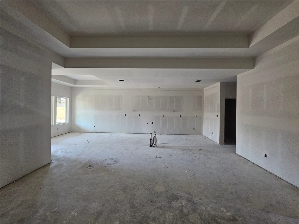 6205 Sadie St Property Photo 7