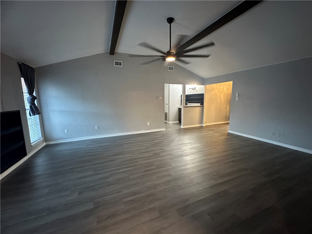 2112 Memorial Pkwy Property Photo 3