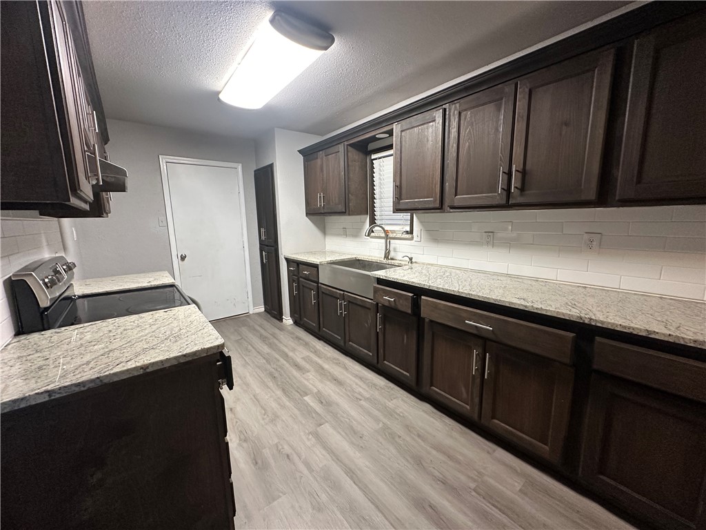 2112 Memorial Pkwy Property Photo 5