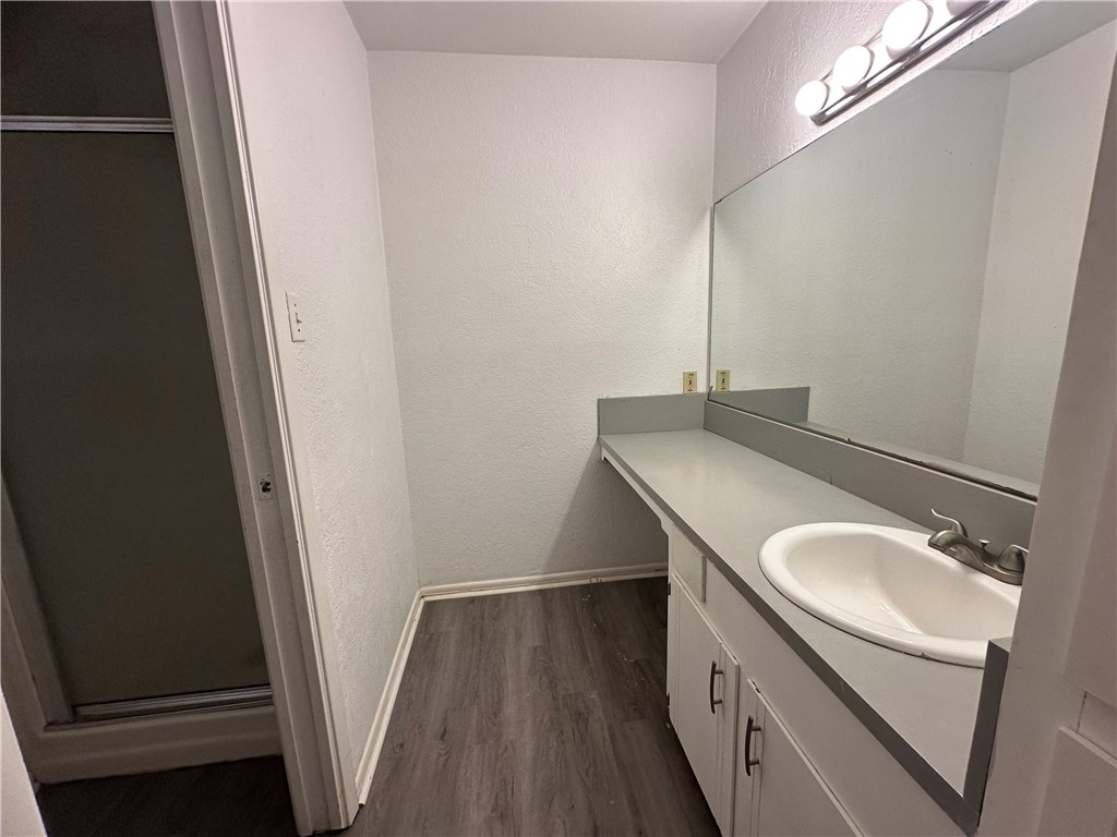 2112 Memorial Pkwy Property Photo 10