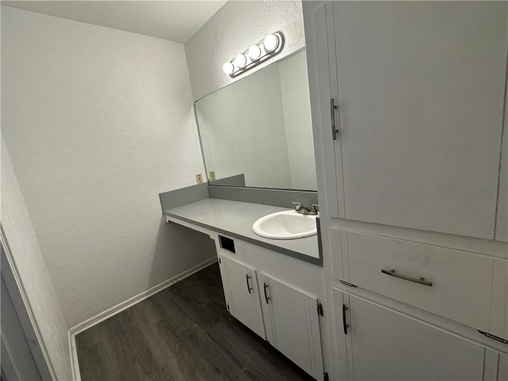 2112 Memorial Pkwy Property Photo 13