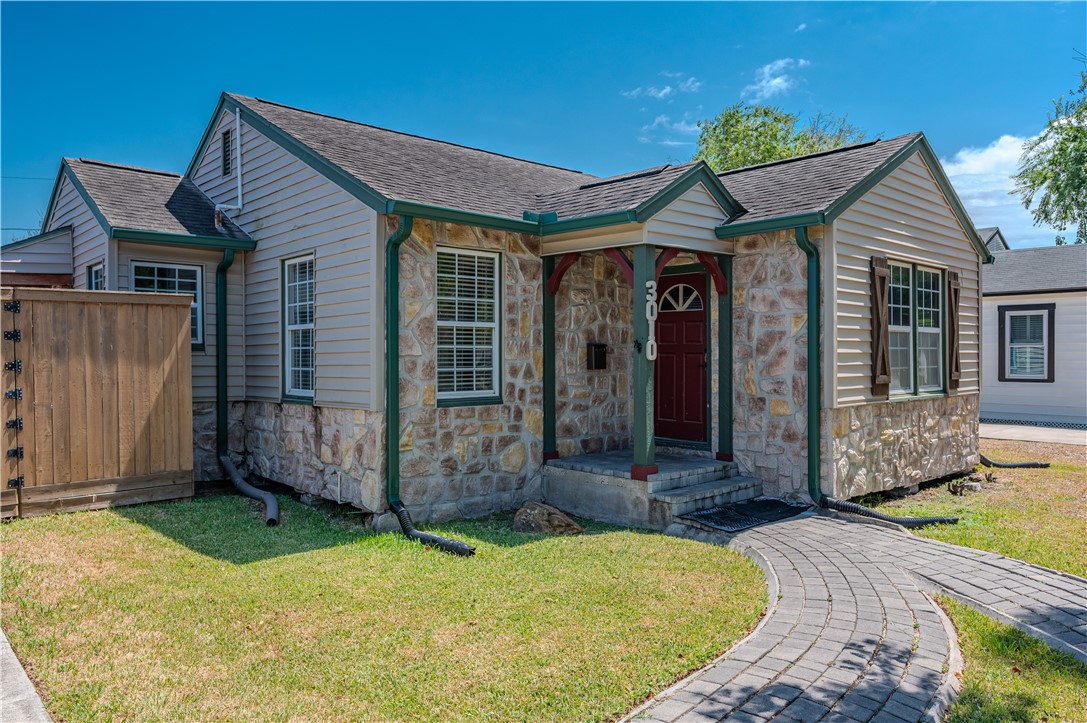 3010 Austin St Property Photo 1