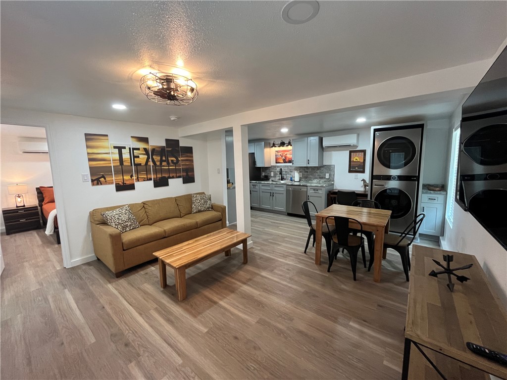 1117 Ocean Dr C Property Photo 2