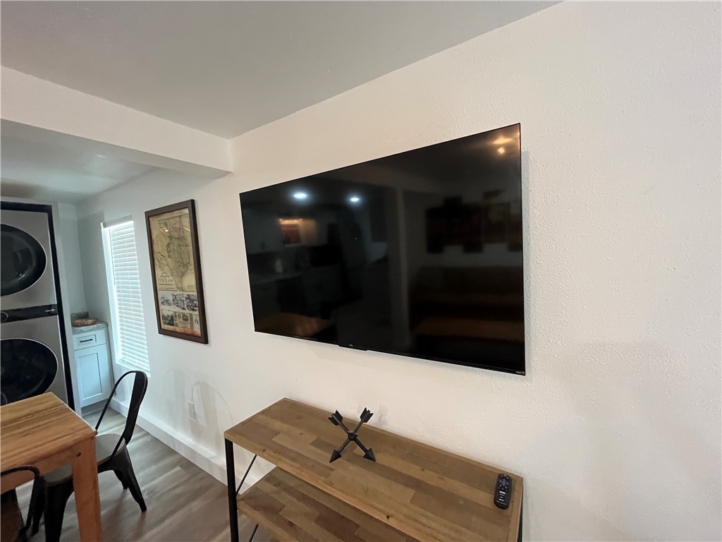 1117 Ocean Dr C Property Photo 3