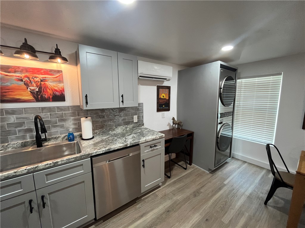 1117 Ocean Dr C Property Photo 9